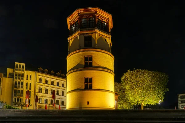 Torre Iluminada Pelo Reno Centro Histórico Duesseldorf Alemanha — Fotografia de Stock