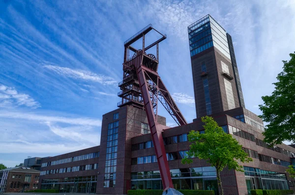 Almanya 'nın Gelsenkirchen kentindeki tarihi kömür madeni binaları