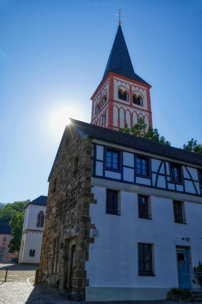 德国锡格堡历史中心的半木材房屋和教堂 — 图库照片
