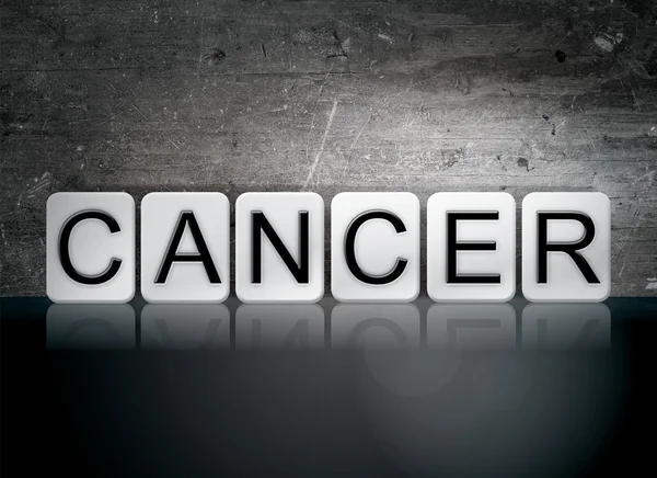 Concepção e tema de cartas encadeadas de câncer — Fotografia de Stock