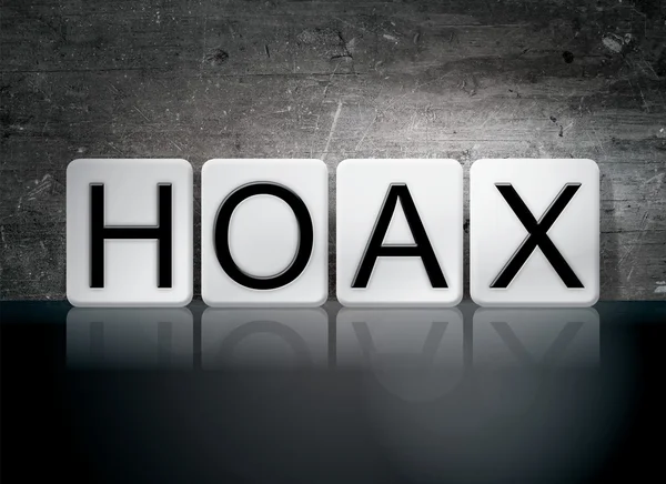 Hoax csempézett betűk koncepció és a téma — Stock Fotó