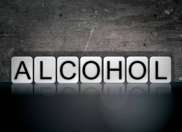 Алкоголь и Плиточное слово — стоковое фото