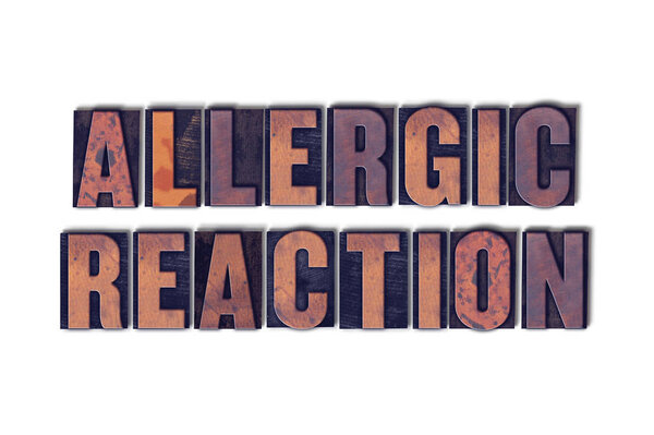 Концепция аллергической реакции изолированное письмо Word
