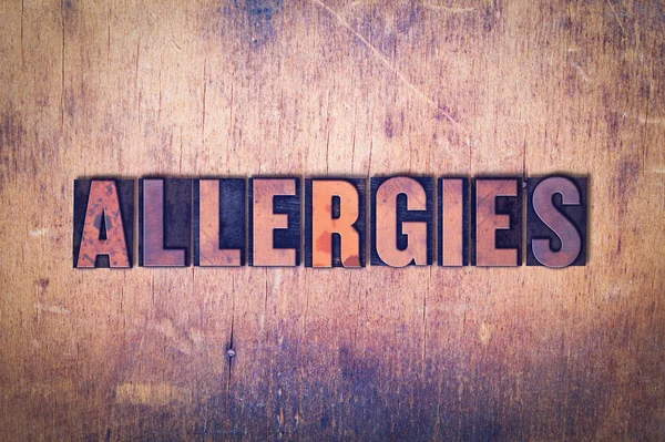 Allergies Thème Letterpress Word sur fond bois — Photo