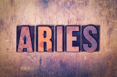 Koç Tema Letterpress Word ahşap arka plan üzerinde