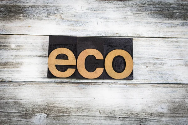 Öko-Buchdruck Wort auf Holzgrund — Stockfoto