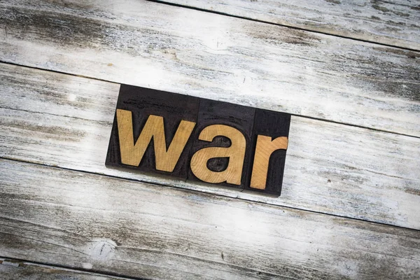 War Letterpress Word on Wooden Background — Stock Photo, Image