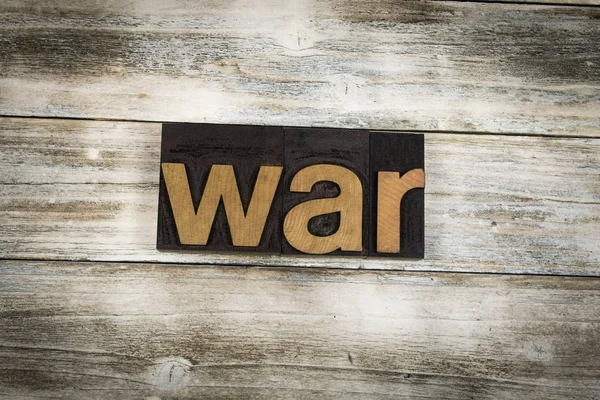 War Letterpress Word on Wooden Background — Stock Photo, Image