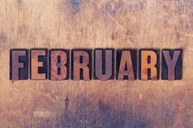 Ahşap arka plan üzerinde Şubat Tema Letterpress kelime