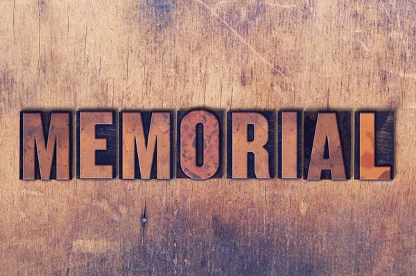 Memoriale Tema Letterpress Word su sfondo di legno — Foto Stock