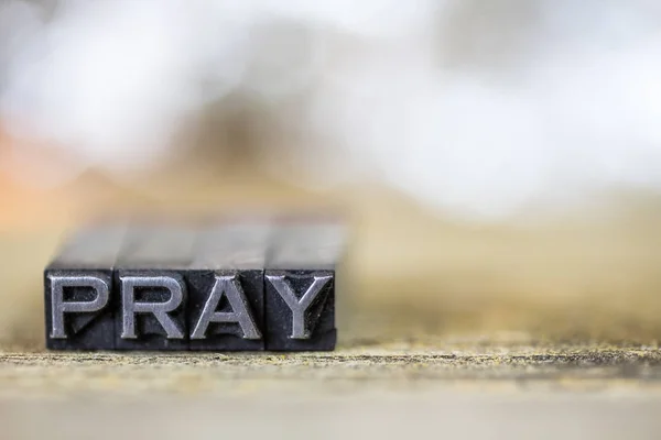 Pray Concept Vintage Metal Letterpress Palabra — Foto de Stock