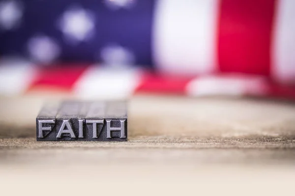 미국 국기와 믿음 개념 활자 단어 — 스톡 사진