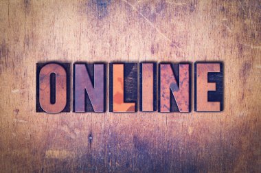 Online Tema Letterpress Word ahşap arka plan üzerinde