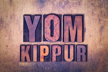 Yom Kippur Tema Letterpress Word ahşap arka plan üzerinde