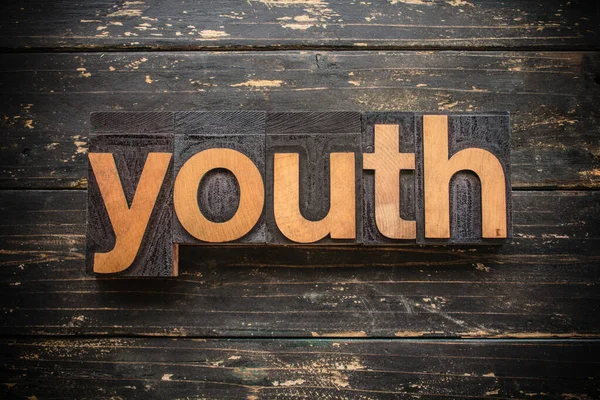 Het Woord Youth Geschreven Vintage Hout Letterpers Type Een Vintage — Stockfoto