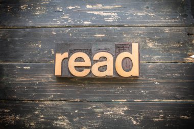 Klasik ahşap harflerle yazılmış 