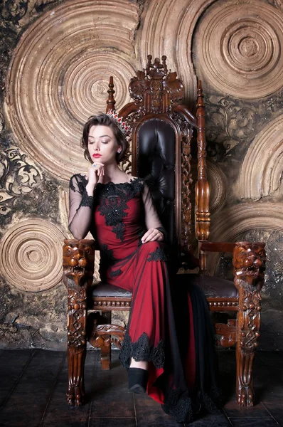 Queen Red Dress Sitting Throne Symbol Power — Stock Photo, Image