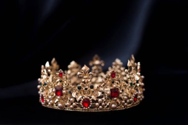 Klasik kraliyet tacı, mücevherler. Güç ve zenginlik kavramı