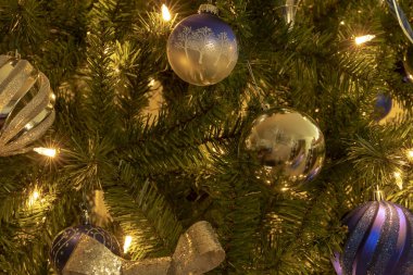 Noel ağacı süslemeleri Noel zamanı evde sırasında Close-Up