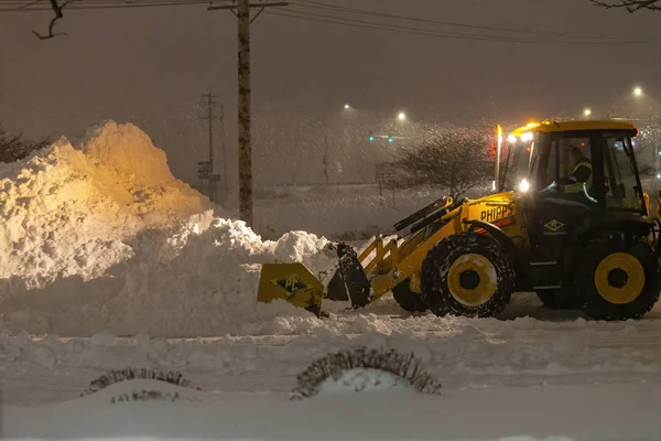 Manitowoc Usa January 2020 Night Snow Removal Parking Lot — Stock Photo, Image