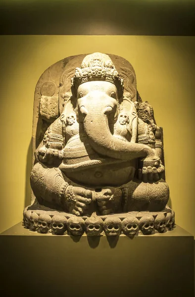 Ganesa、(象の頭を持つ神) の彫刻 — ストック写真