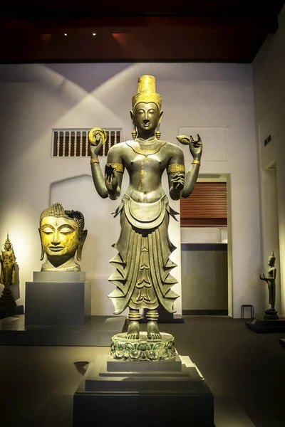 Guden Vishnu, skulptur — Stockfoto