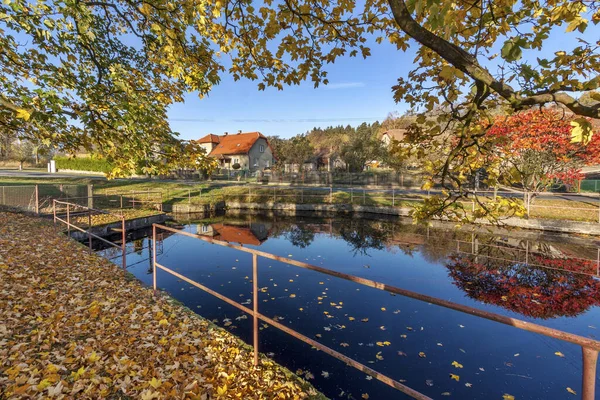 Autumn time at the village - water reservoir — Stockfoto