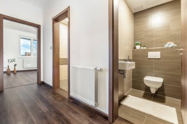 Modern bir dairede fotoğraf çekimi..