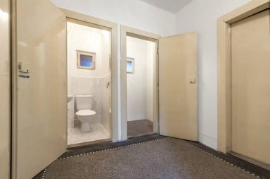 Modern bir dairede fotoğraf çekimi..