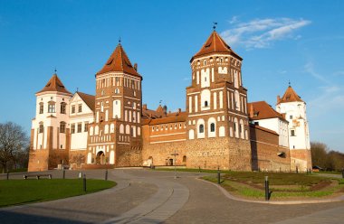 Şehrin Mir iyi kalede. Belarus