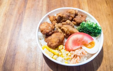 Japon kızarmış tavuk beslenme çantası.