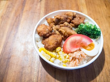 Japon kızarmış tavuk beslenme çantası.