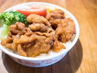 Japon kızarmış tavuk beslenme çantası.