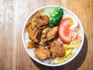 Japon kızarmış tavuk beslenme çantası.