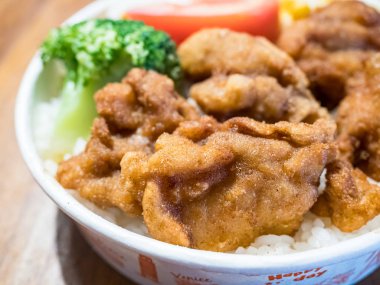 Japon kızarmış tavuk beslenme çantası.