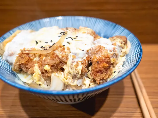 Tonkatsu Japansk Fläskkotlett Japanskt Friterat Fläskcurryris — Stockfoto