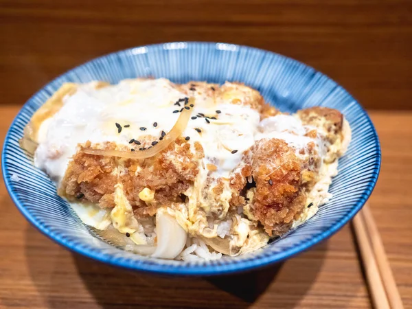 Tonkatsu Japansk Fläskkotlett Japanskt Friterat Fläskcurryris — Stockfoto