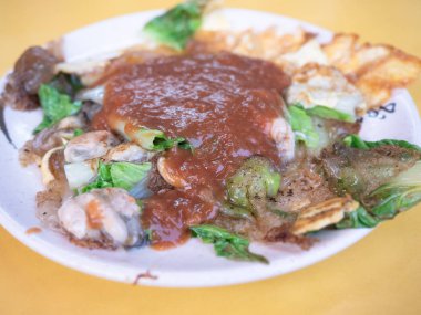 Tayvan geleneksel istiridye omele atıştırmalığı.