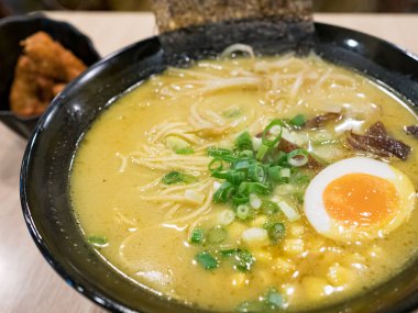 Japon yemeği Tonkotsu Ramen