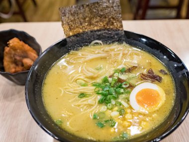 Japon yemeği Tonkotsu Ramen