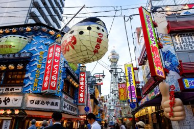 Japonya, Osaka 'daki Shinsekai Market Caddesi..