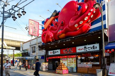 Japonya, Osaka 'daki Shinsekai Market Caddesi..