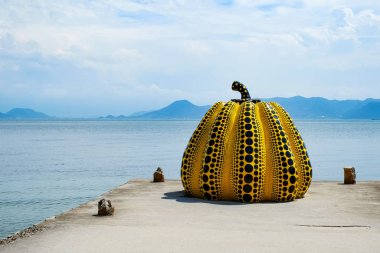 Japonya, Shikoku 'da Naoshima manzarası.
