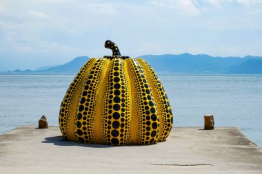 Japonya, Shikoku 'da Naoshima manzarası.