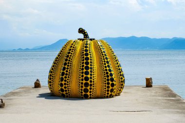 Japonya, Shikoku 'da Naoshima manzarası.