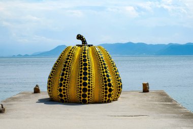 Japonya, Shikoku 'da Naoshima manzarası.