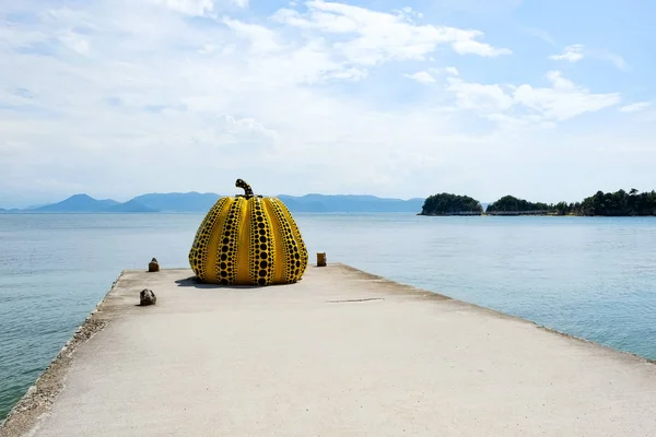 Japonya, Shikoku 'da Naoshima manzarası.