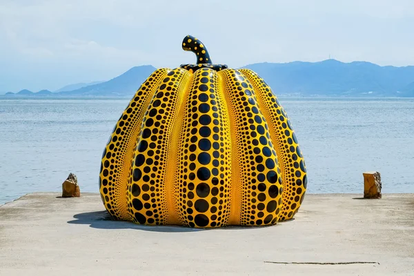 Japonya, Shikoku 'da Naoshima manzarası.