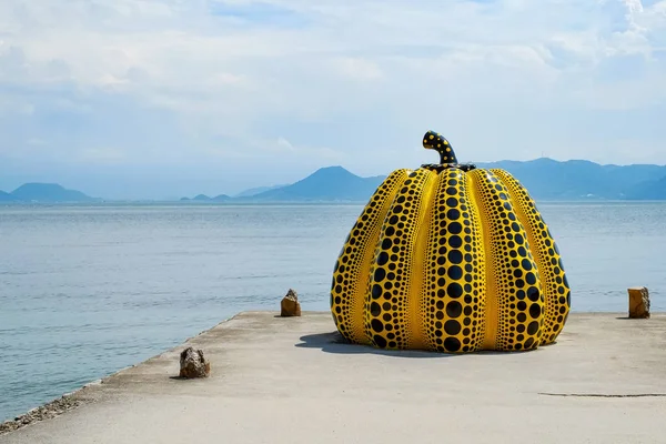 Japonya, Shikoku 'da Naoshima manzarası.