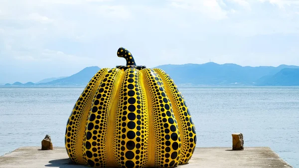 Japonya, Shikoku 'da Naoshima manzarası.